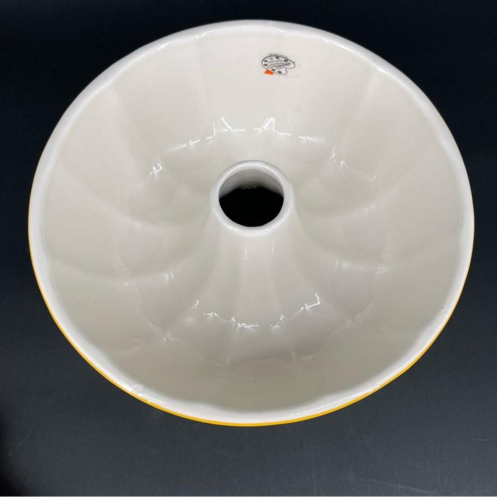 Temptations by Tara Fall Pumpkin Round Bundt Cake Pan Base Ceramic Bakeware Set - Picture 5 of 12